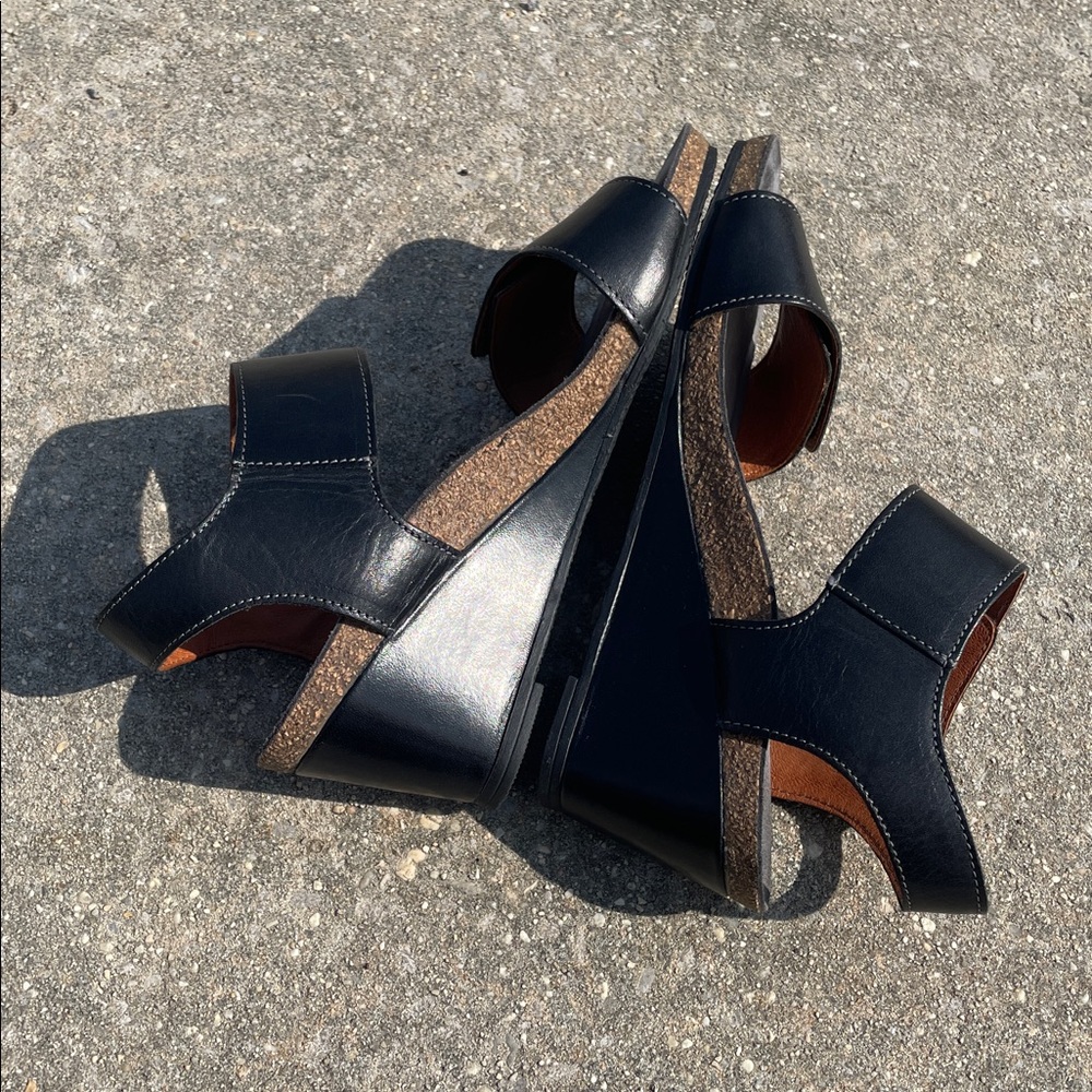 Taos Carousel 3 Wedge Sandals - Picture 4 of 8